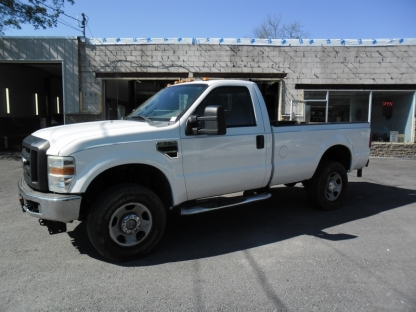 2009 Ford F-350 Super Duty REG CAB LONG BOX  4x4 power lift gate at O'Neil's Auto Sales in Odessa, Ontario